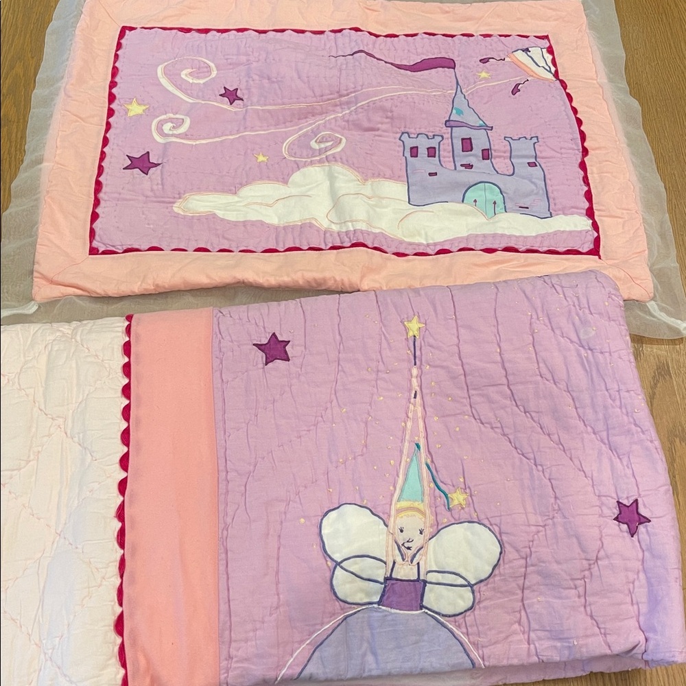 Twin size quilt and pillow sham